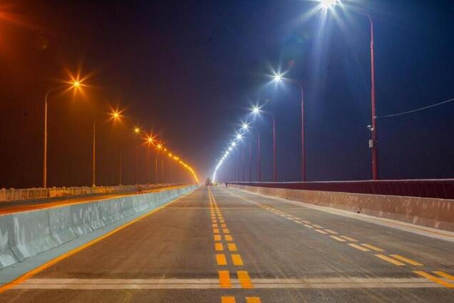 В Днепре Новый мост взяли штурмом: что произошло