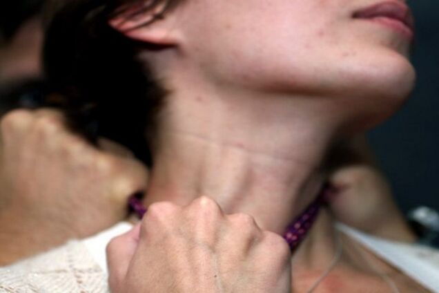 Задушив дротом: під Дніпром чоловік жорстоко вбив вагітну дружину