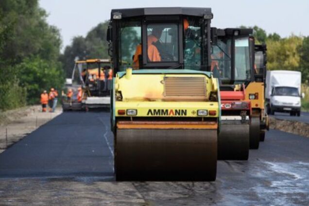 Крали на ремонті доріг: на Київщині оголосили підозри трьом головам сільрад