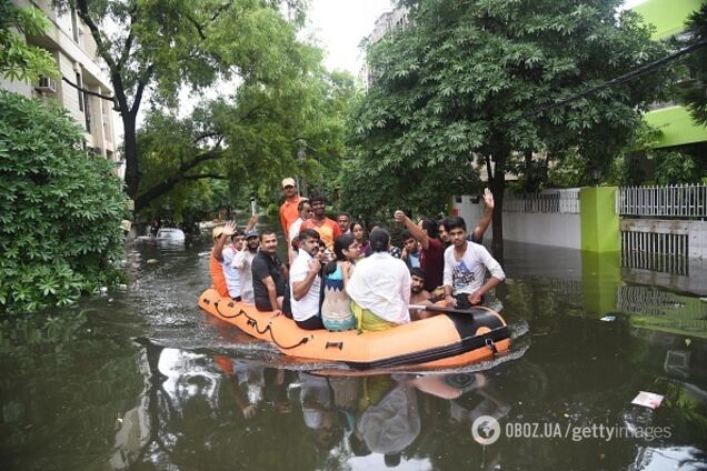 В Індії сильна повінь вбила понад 100 осіб