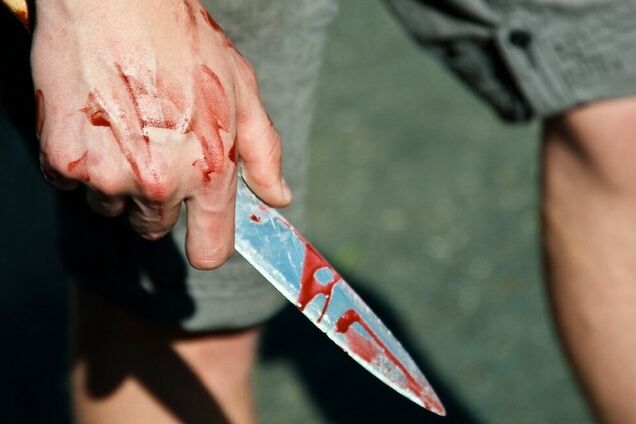 В Днепре пьяные подростки напали на мужчину с сыном