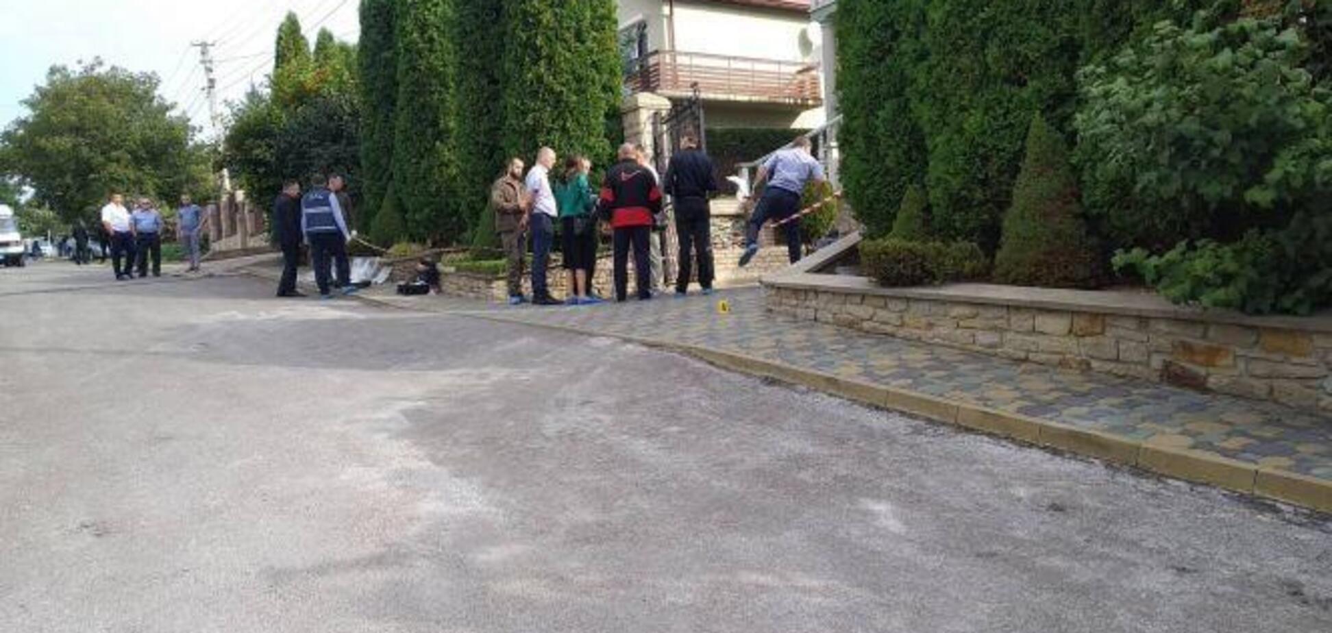 Залишився без кисті: ректору ТНЕУ підкинули вибухівку