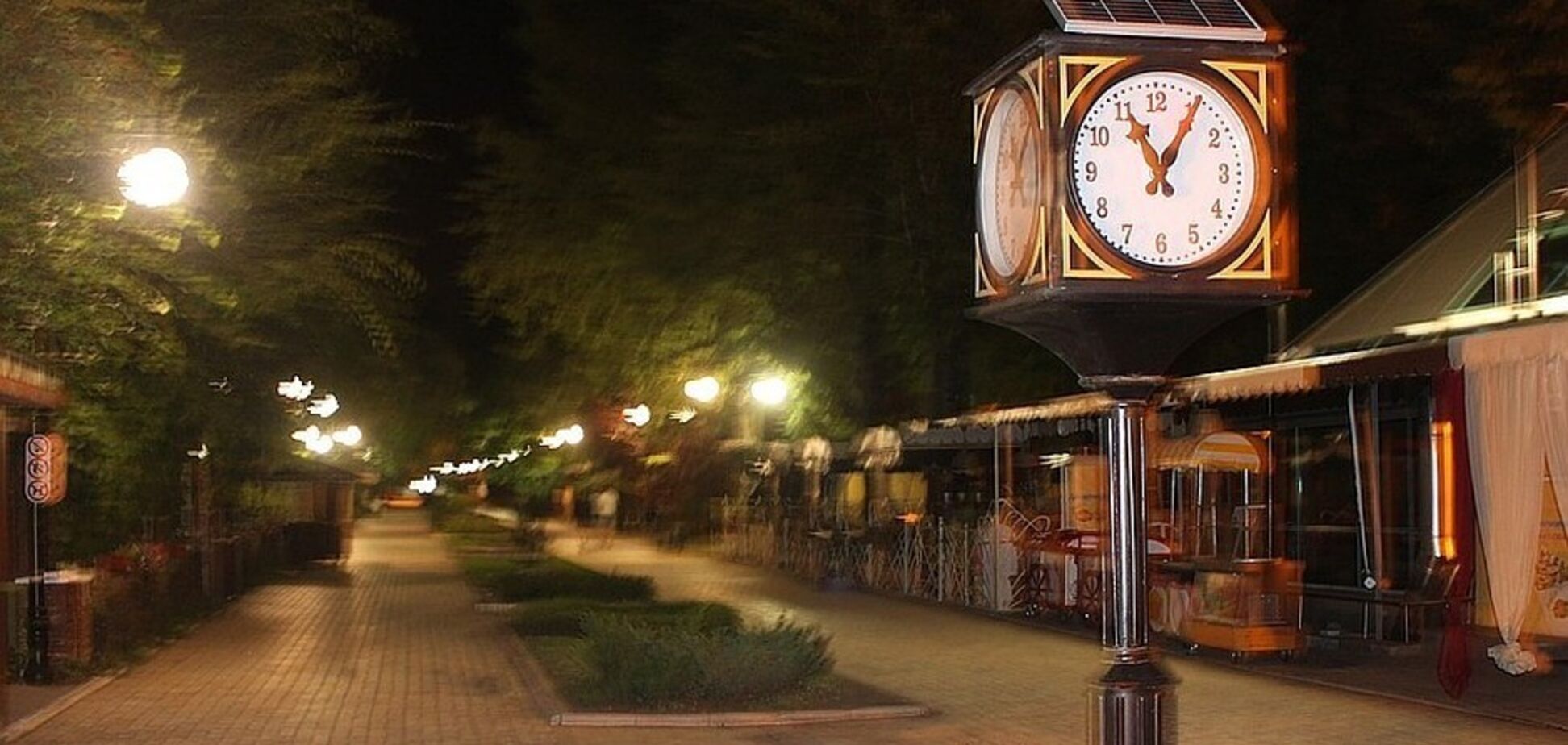 У 'ДНР' раптово скасували комендантську годину: що відомо