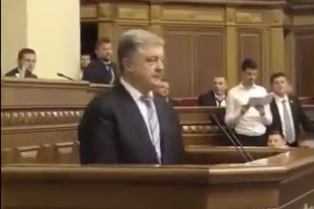 Махал руками и смеялся: Богдана засекли на пародии Порошенко в Раде