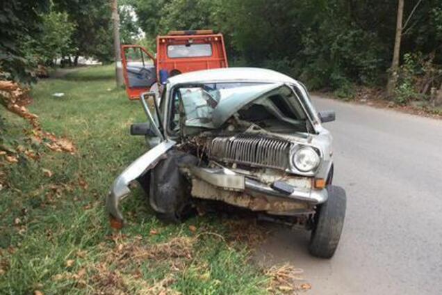 Изувеченное авто и покалеченный пассажир: в Кривом Роге произошло страшное ДТП