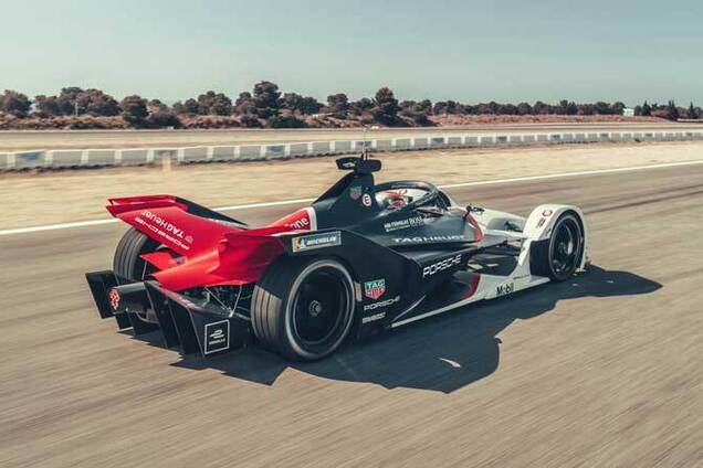 Porsche впервые показала гоночный электромобиль 99X Electric: как он выглядит