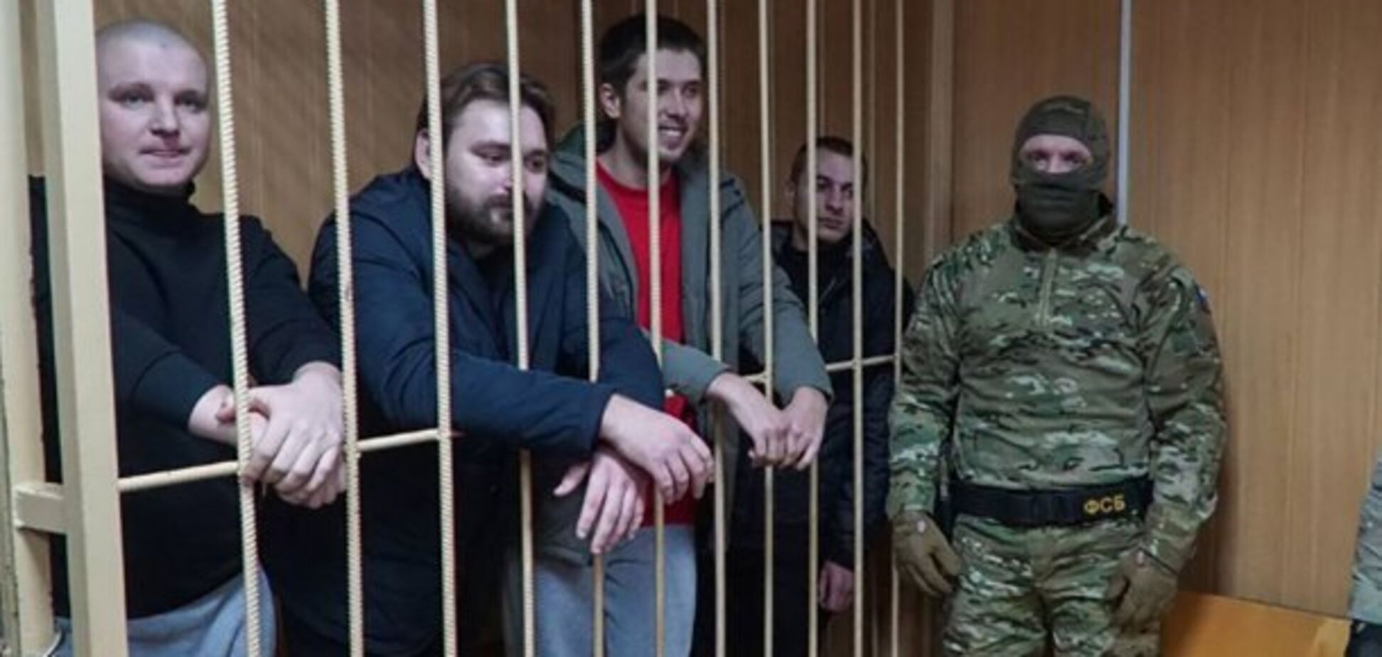 'Решение морского трибунала приперло Путина к стене' Порошенко поприветствовал освобождение украинцев