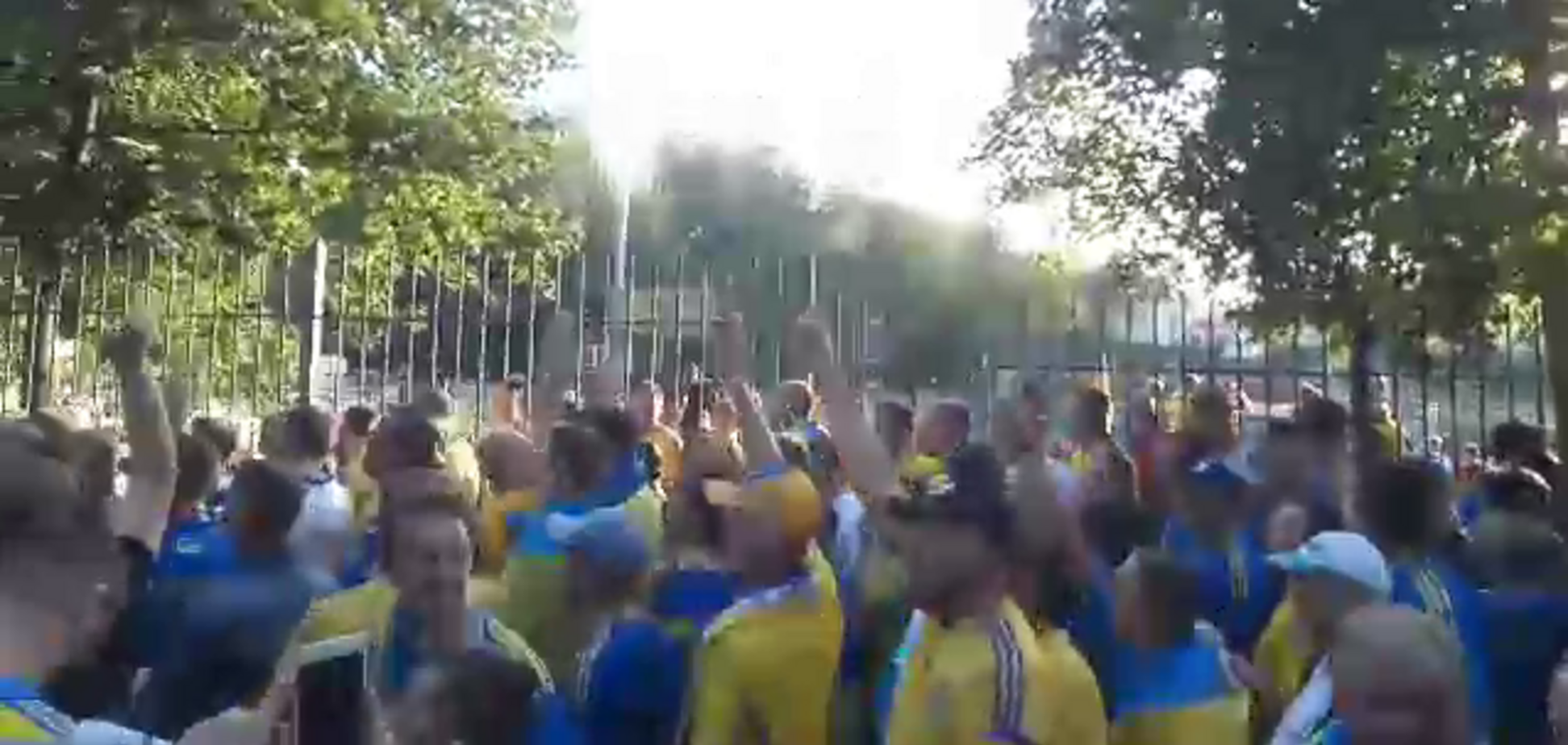 'Путін - х**ло': вболівальники влаштували антиросійський перфоманс перед матчем Литва - Україна