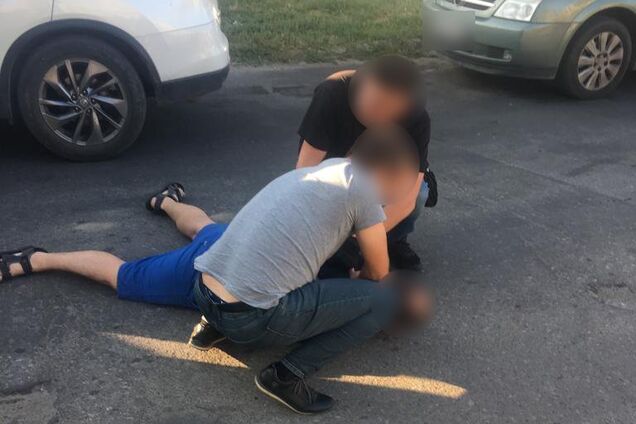 Зарабатывал на бойцах: на Донбассе поймали на взятке подполковника