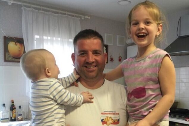 Степан Резуник з дітьми