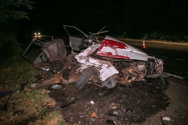 Авто розірвало на дві частини: у моторошній ДТП під Києвом загинула сім'я