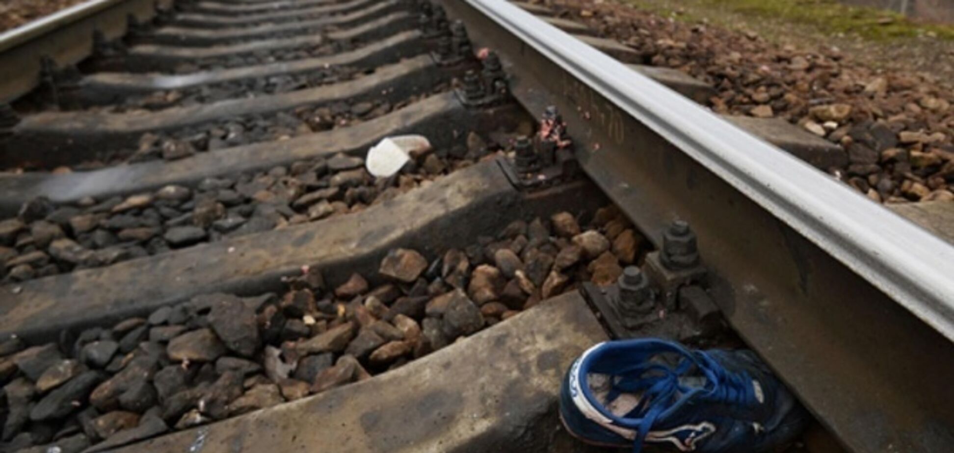 Розрізало навпіл: в Дніпрі чоловіка переїхав швидкісний поїзд