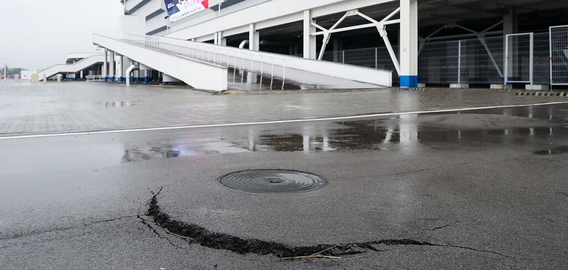 Стадіон ЧС-2018 тоне в болоті: росіяни знайшли винних