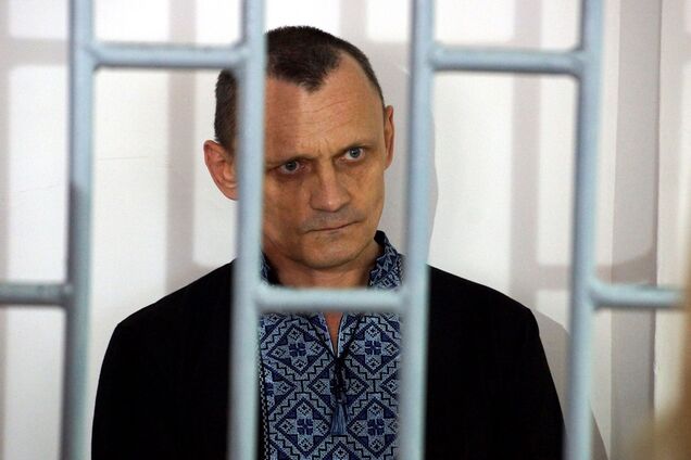 "На голову пакет і скотч": Карпюк розповів про тортури у в'язницях Росії