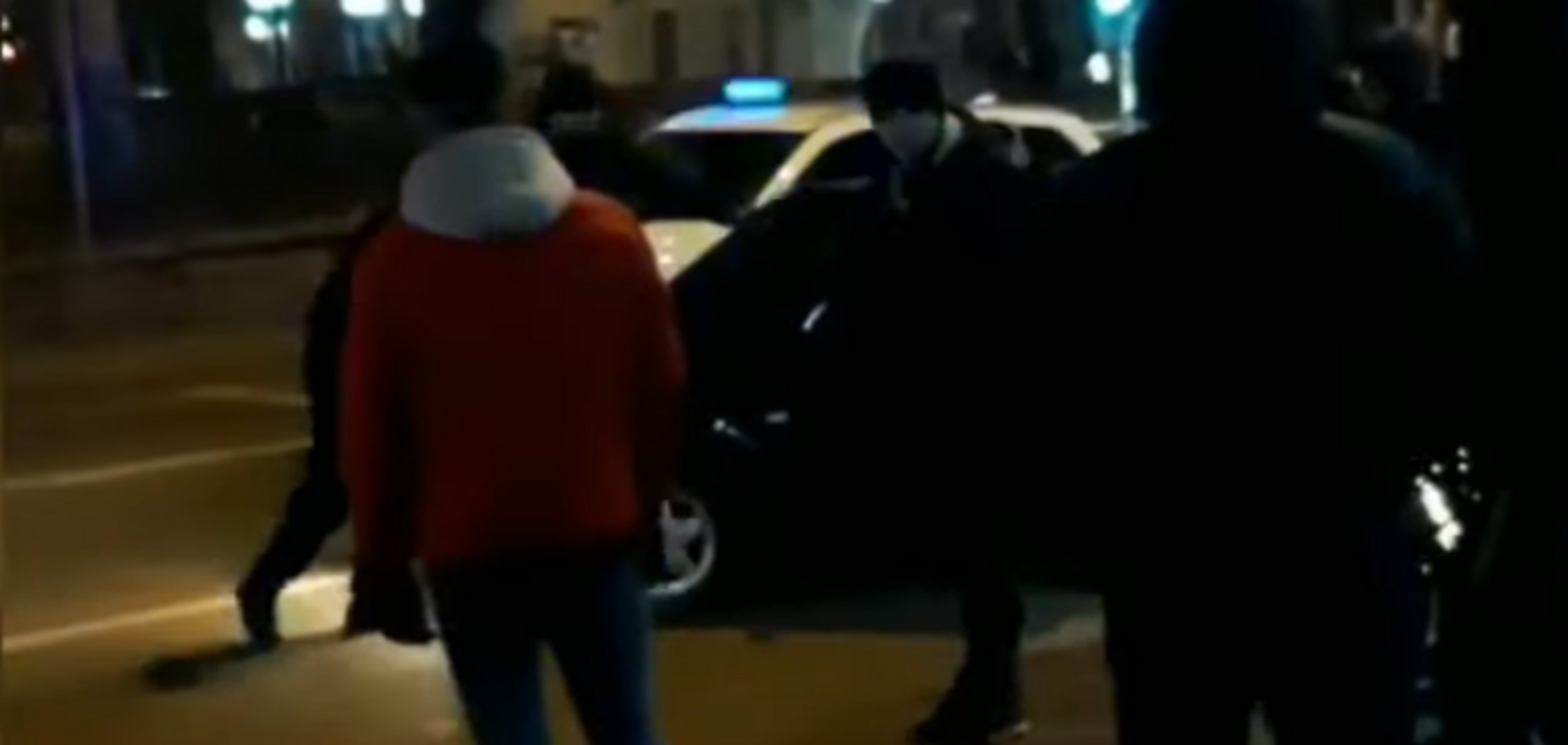 Їхав зустрічною: в Миколаєві автомобілісти влаштували розправу над п'яним водієм