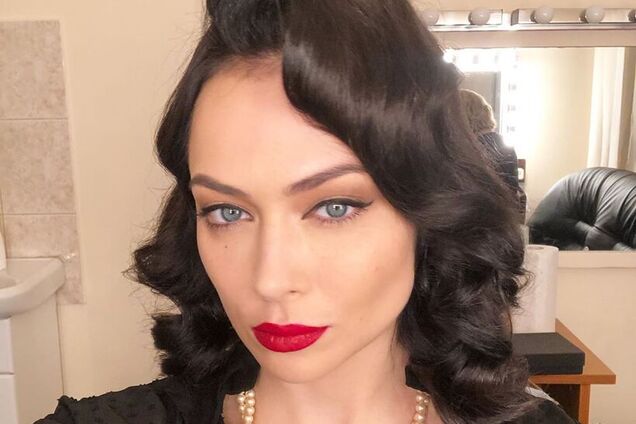 Напівгола Самбурська засвітила пишні груди: гаряче відео