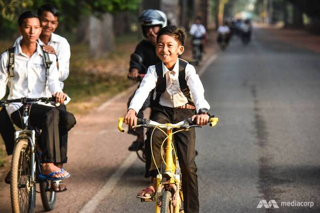 Випадково вивчив 15 мов! Десятирічний школяр з Камбоджі вразив світ
