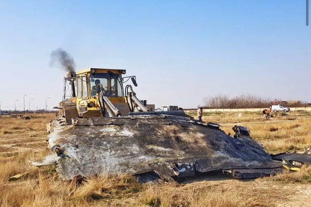 Згрібають бульдозерами: Іран викрили в знищенні речових доказів катастрофи МАУ