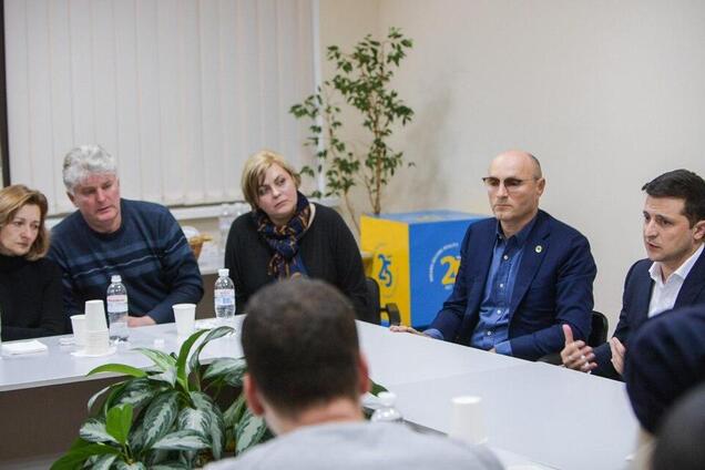 'Ни приглашения, ни поддержки!' Родные погибшей пассажирки обвинили Зеленского в пиаре на трагедии