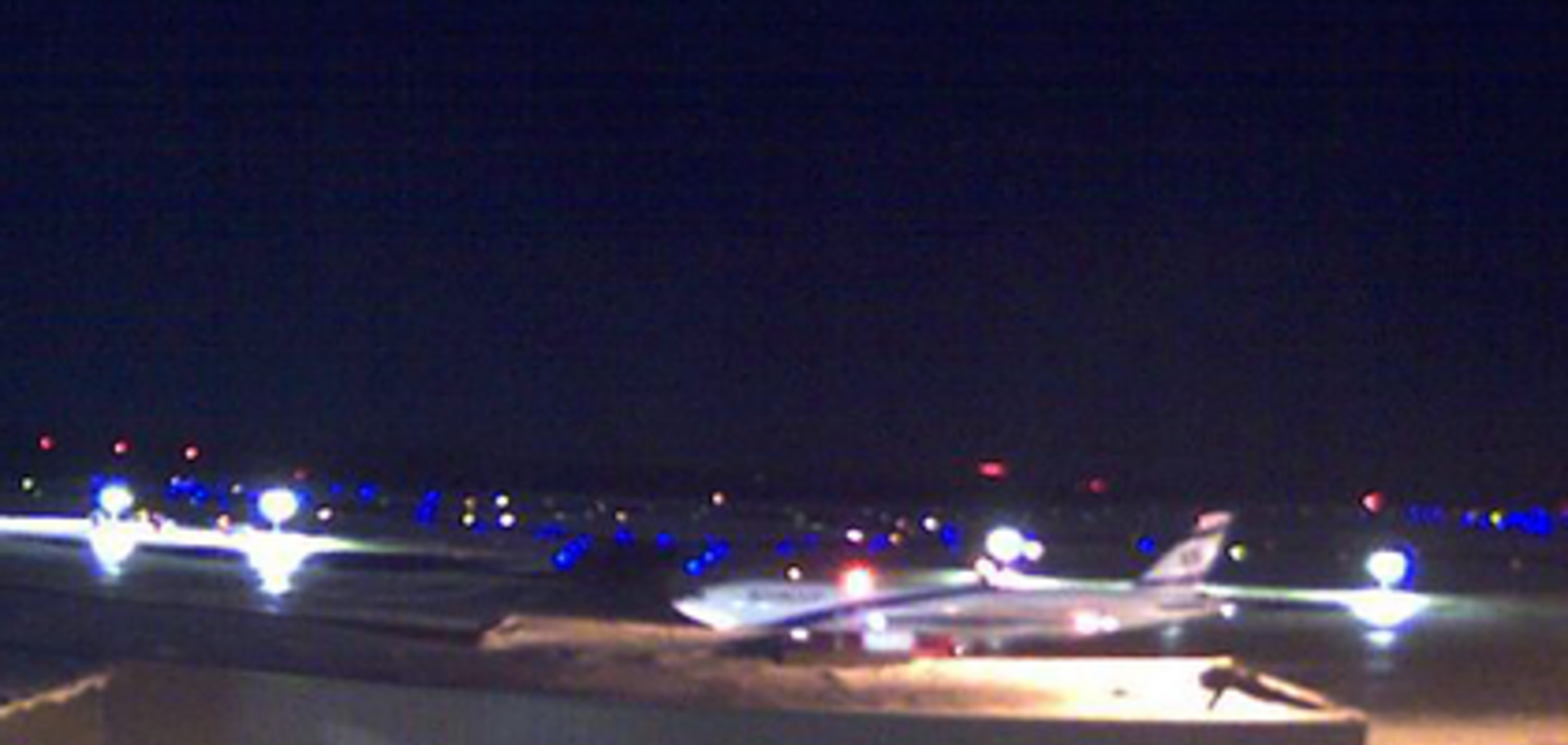 Літак екстрено сів у Канаді