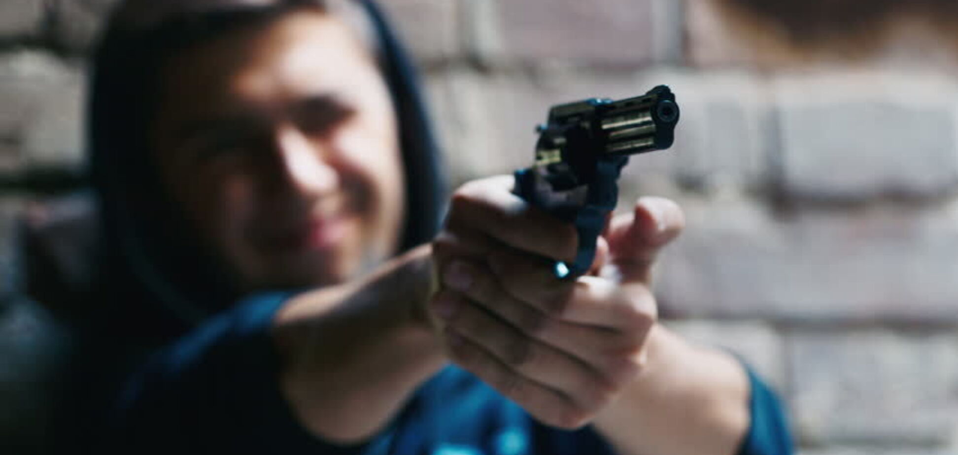 Подросток устроил стрельбу посреди улицы в Днепре: подробности