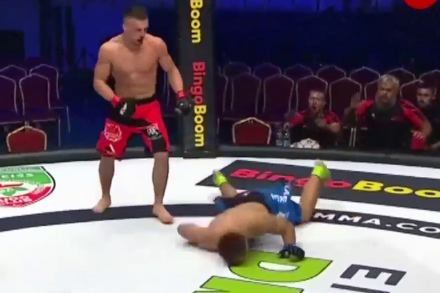 Російський боєць ММА одним ударом відправив суперника у важкий нокаут