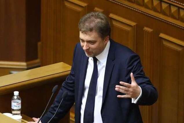 Министр обороны пытается сменить верховного главнокомандующего