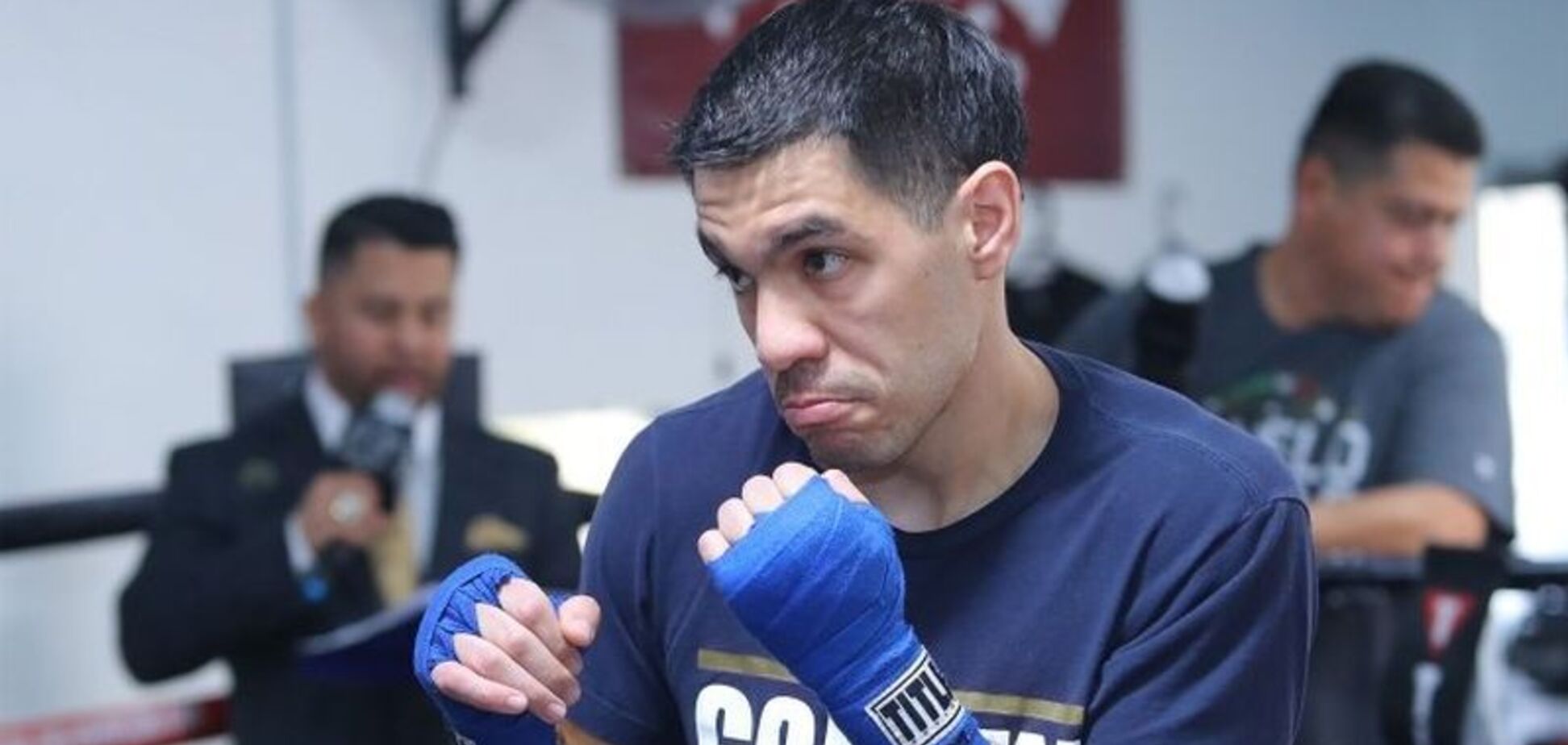 Непереможний боксер нокаутував суперника і втратив свідомість