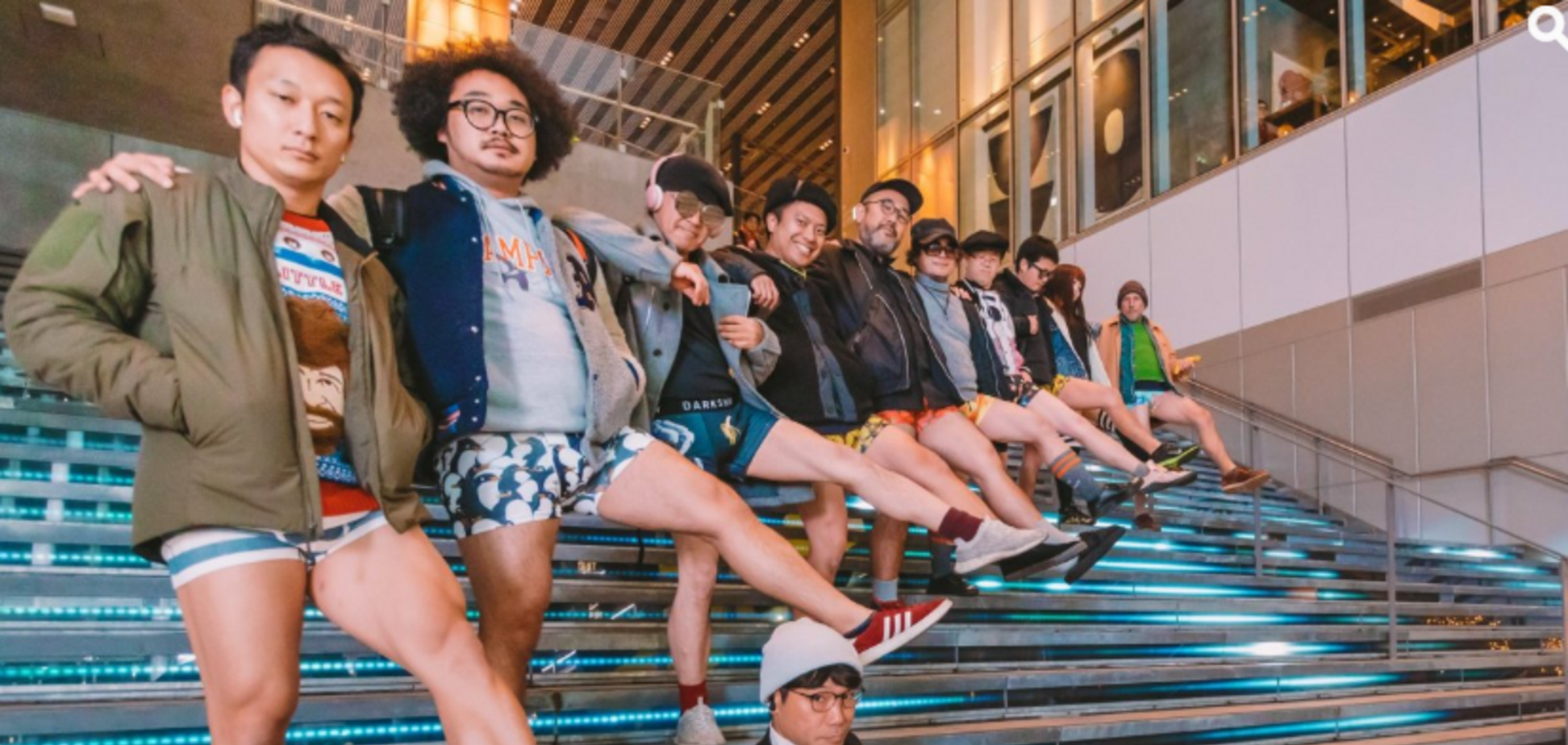 В метро без штанов: в мире устроили 'голый' флешмоб