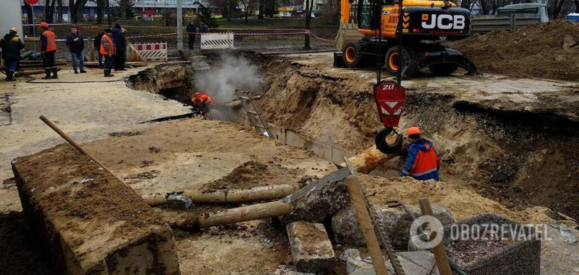 Потоп в Ocean Plaza: прорыв трубы оказался уже третьим за несколько лет. Фото и видео