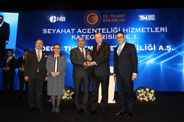 Президент Турции Эрдоган вручил премию принимающей компании Coral Travel