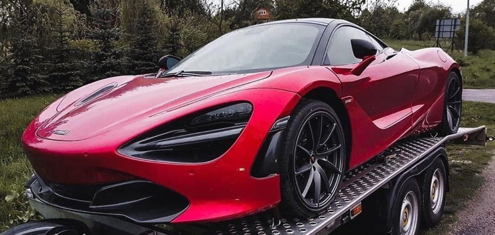 Суперкар за $300 000: в Європі помітили рідкісне авто з України