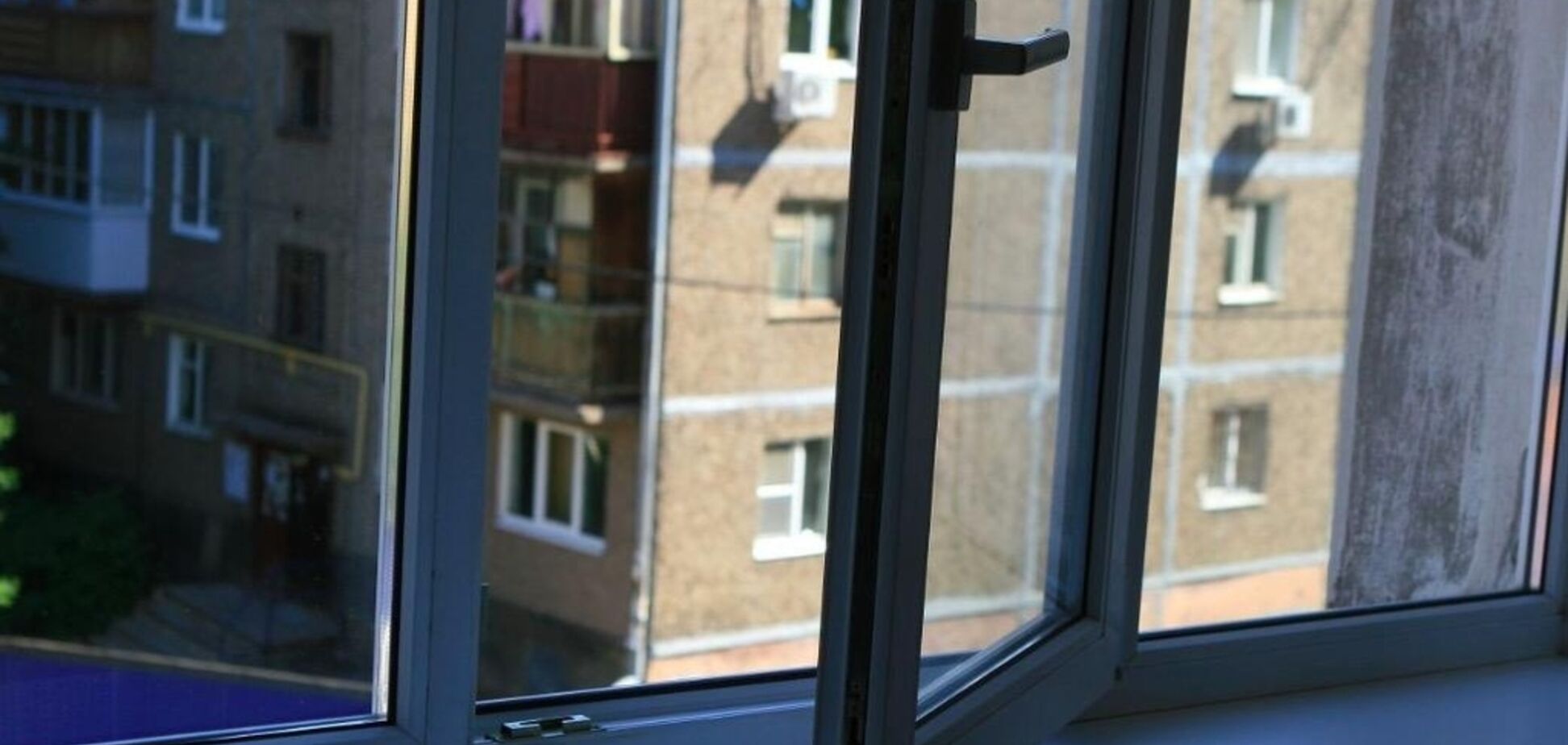 В Москве журналист прокремлевского издания выпрыгнул из окна 8-го этажа