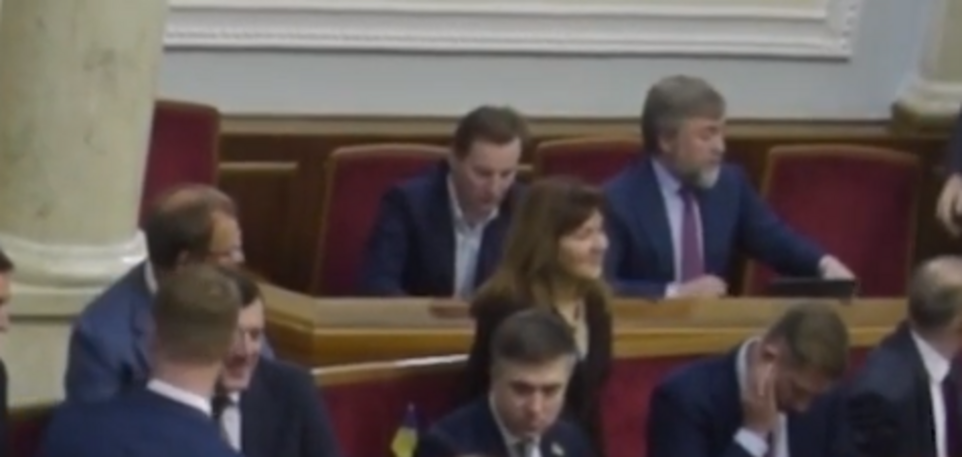 В Раде попались на горячем два кнопкодава