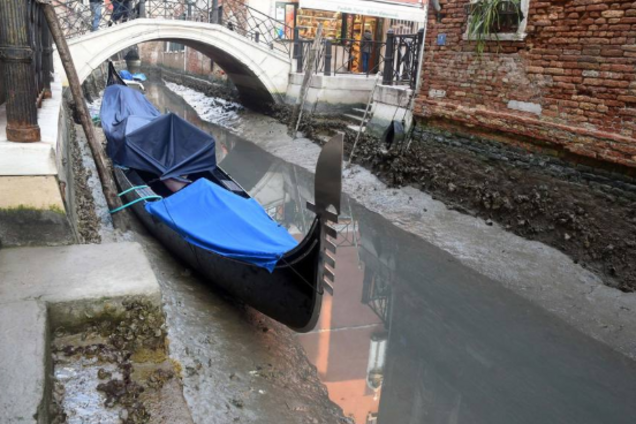 Сразу после наводнения: в Венеции пересохли каналы