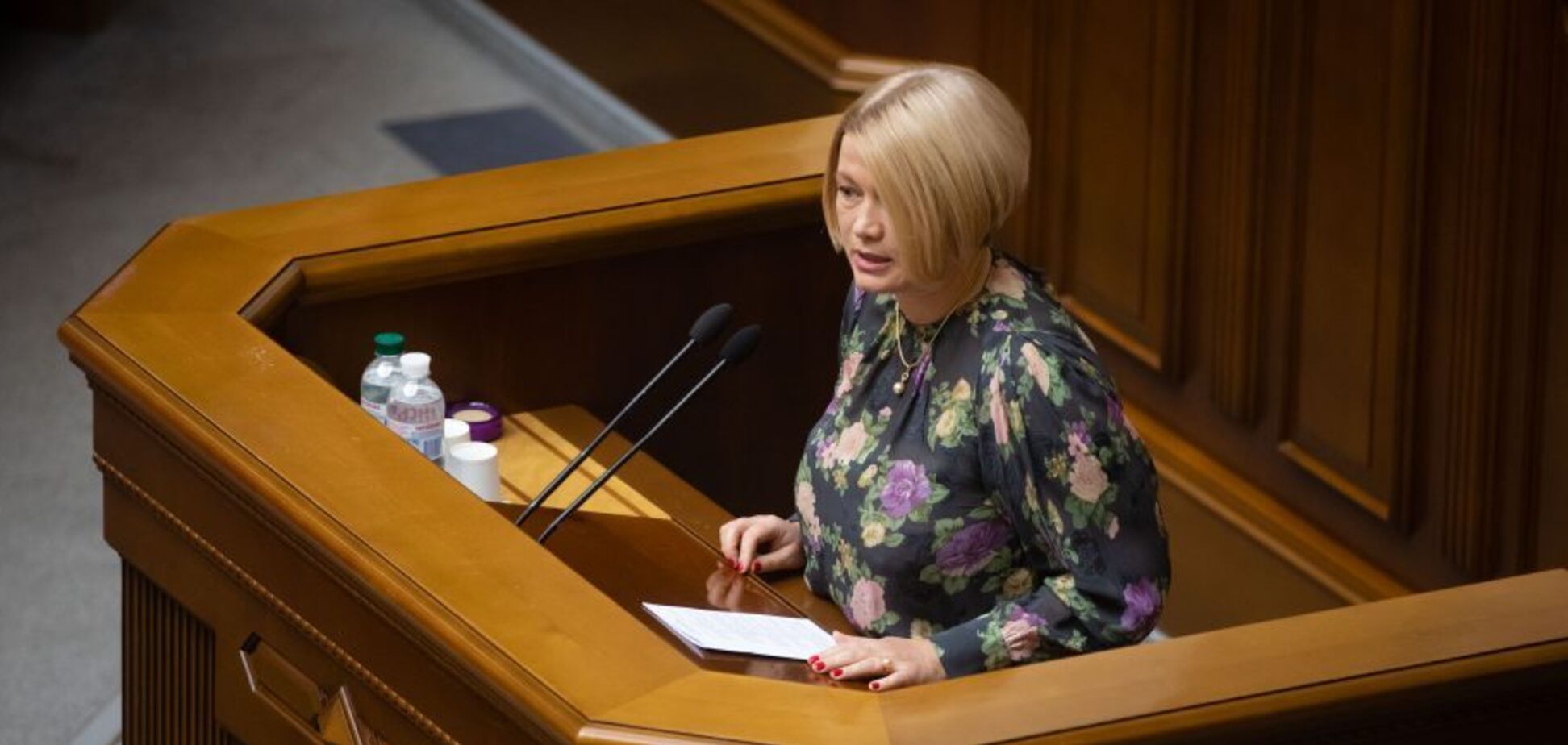 'Неприлично в воюющей стране!' Геращенко обратилась к Раде из-за сверхбольших премий чиновников