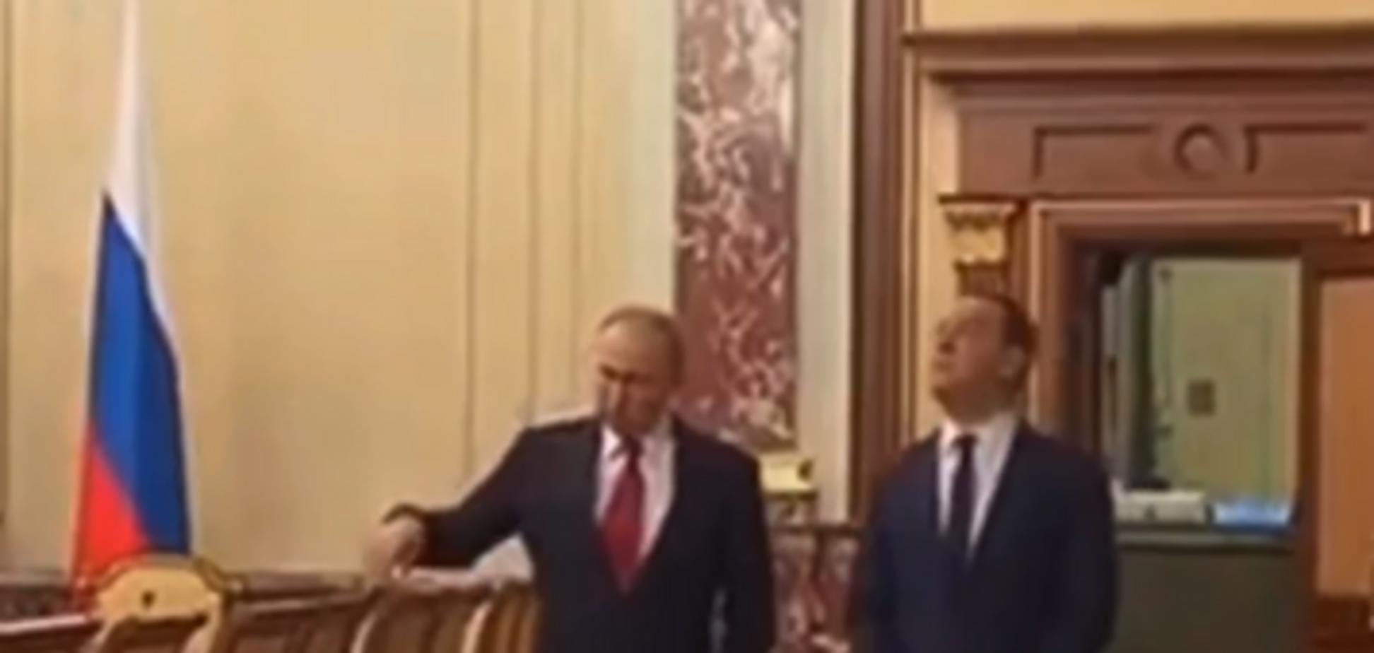 Слили разговор Медведева с Путиным перед отставкой