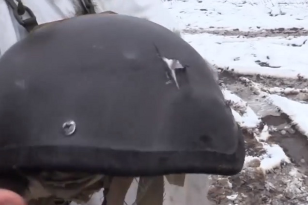 Враг лупит днем и ночью: появилось видео из самого горячего места на Донбассе