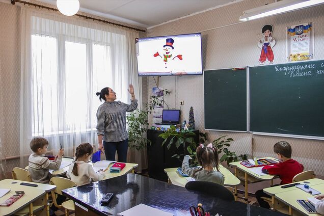 Благодійники продовжують оснащення навчальних закладів Донбасу