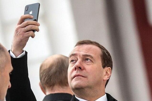 Медведев получил новую должность