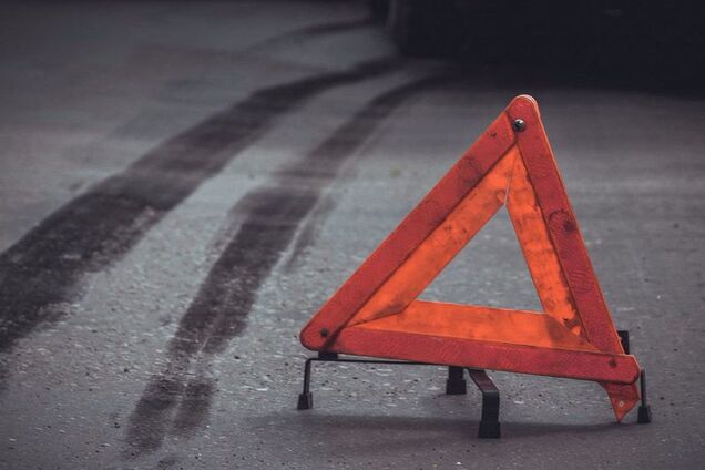 От травм потеряла память: в Черкассах водитель сбил женщину и бросил ее у подъезда