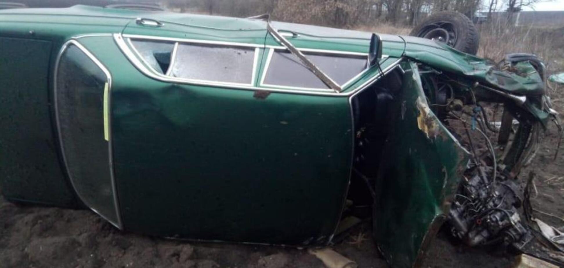 На Одещині Mercedes потрапив у жахливе ДТП