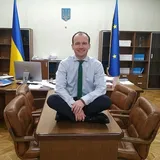 Министр юстиции залез под стол в поддержку Гончарука
