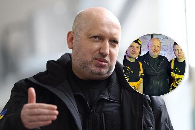 Турчинов засвітився на концерті українського рокгурту. Фото