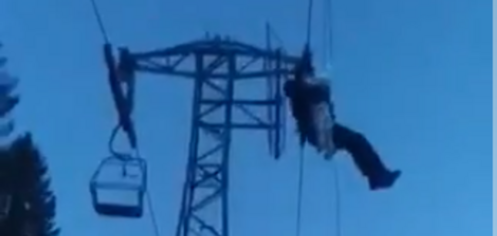 На Львовщине 32 человека застряли на горном подъемнике