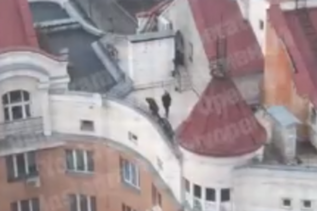 У Києві підліток загинув, стрибнувши з даху