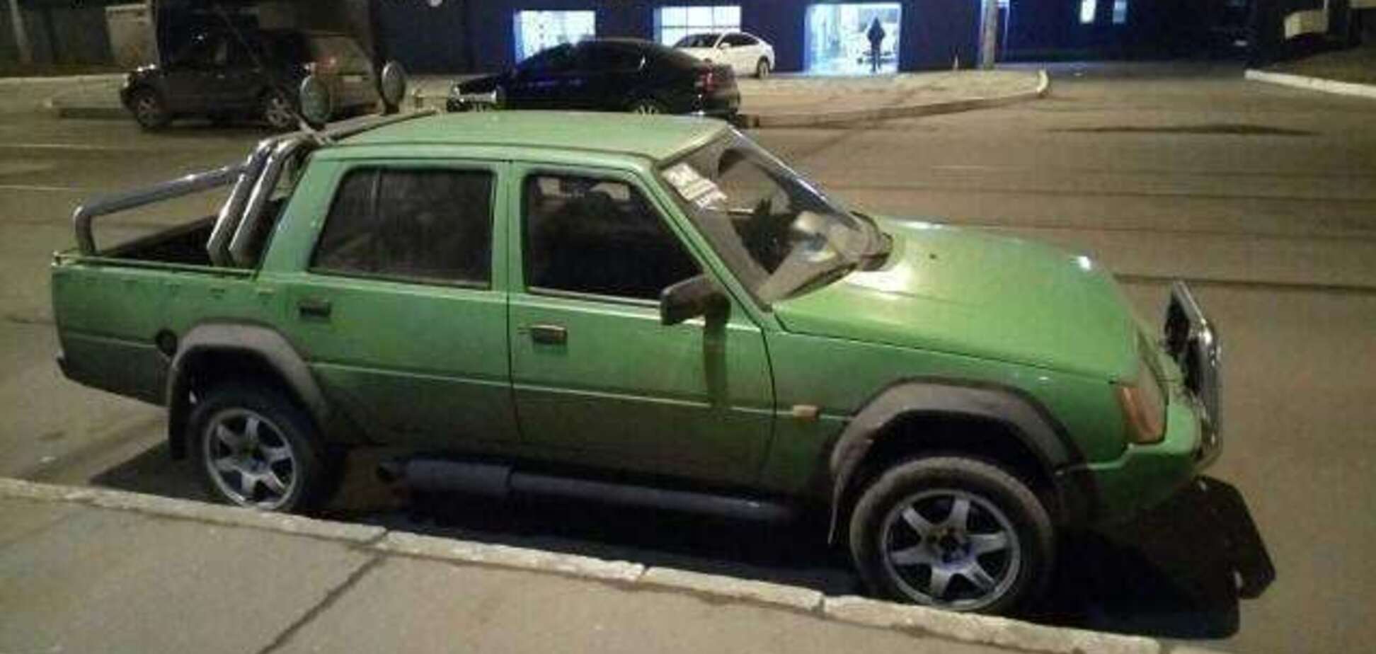 Унікальний пікап-позашляховик ЗАЗ Славута зняли на дорогах