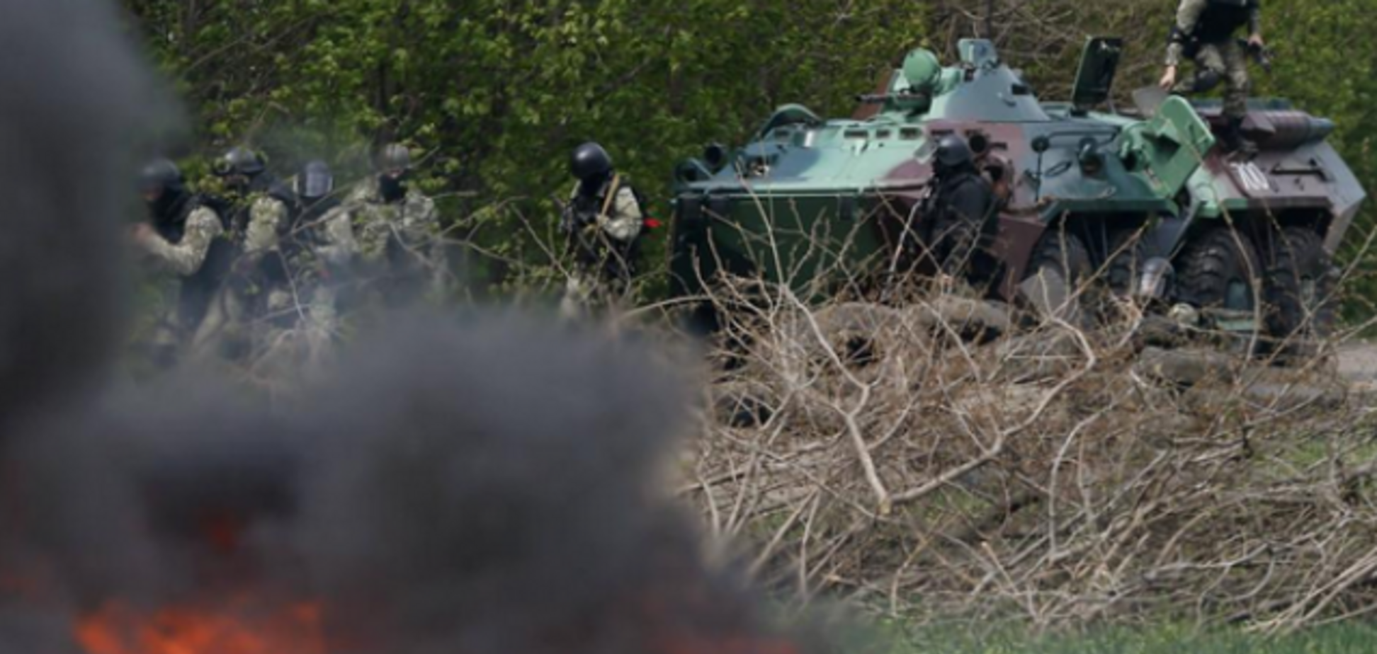 Террористы на Донбассе устроили ночной обстрел: ранен боец ВСУ