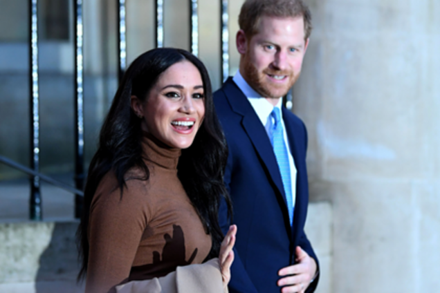 Принца Гарри и Меган Маркл лишат титулов и денег — Букингемский дворец