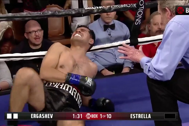 Боксер забился в конвульсиях после кошмарного нокаута в первом раунде